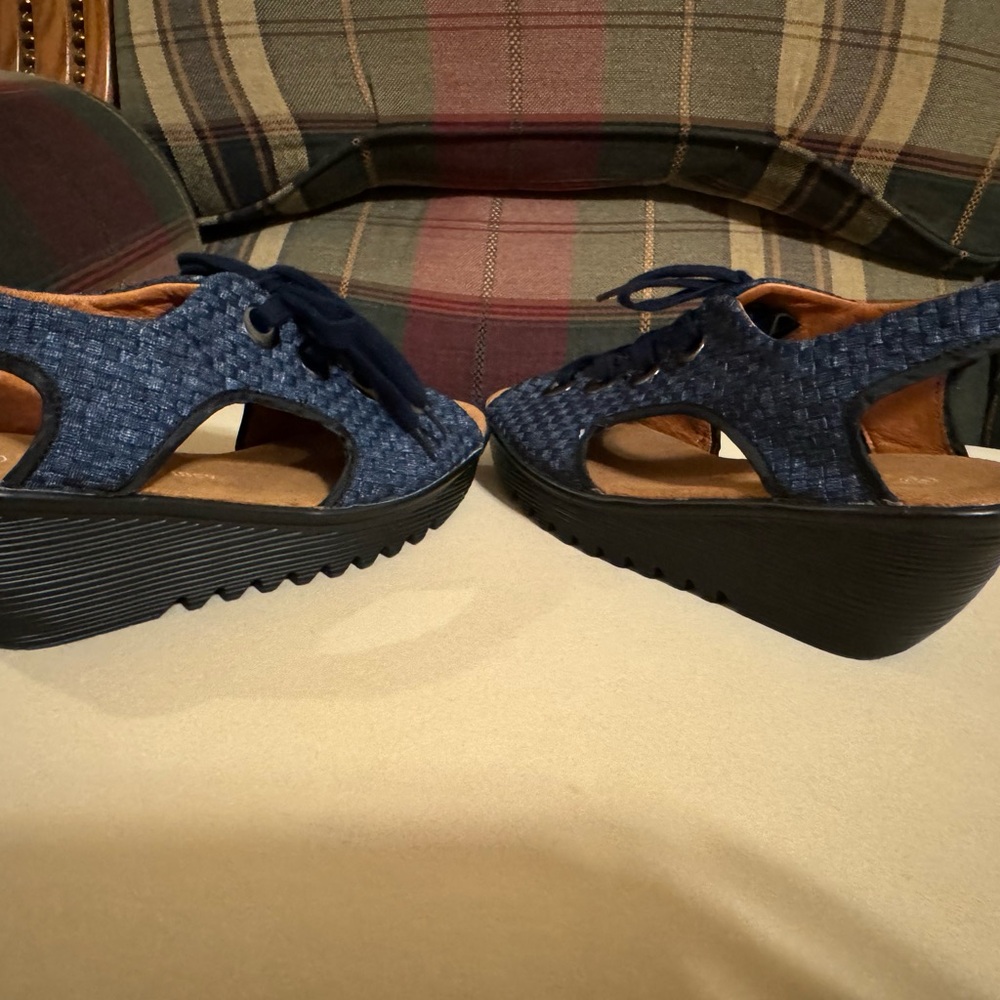 Bernie Mev Sz 40 Navy Lace Up Sandals EUC😊😊 - Picture 8 of 11